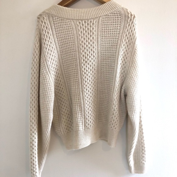H&M White Pattern Knit Sweater - Size Small - Picture 4 of 8